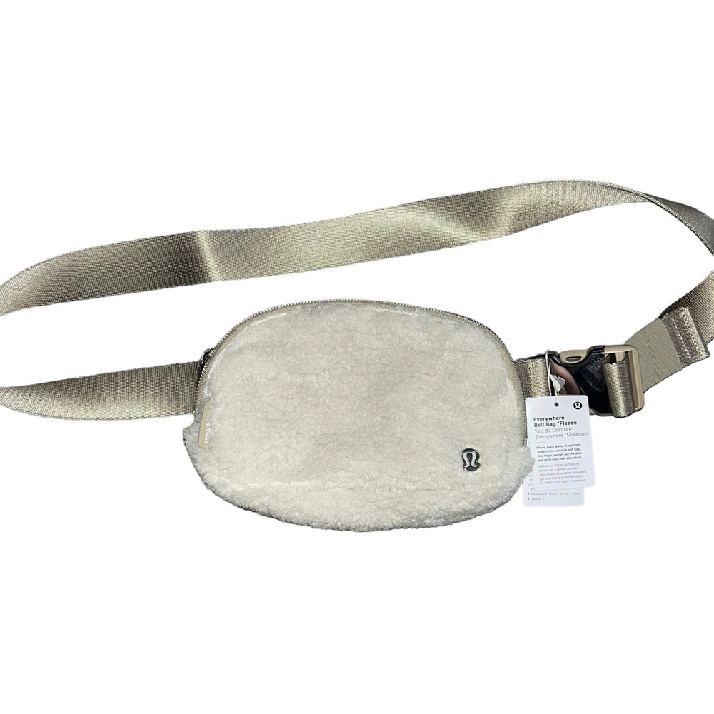 Lululemon everywhere belt bag tan fleece NWT
Price is firm - Picture 1 of 7